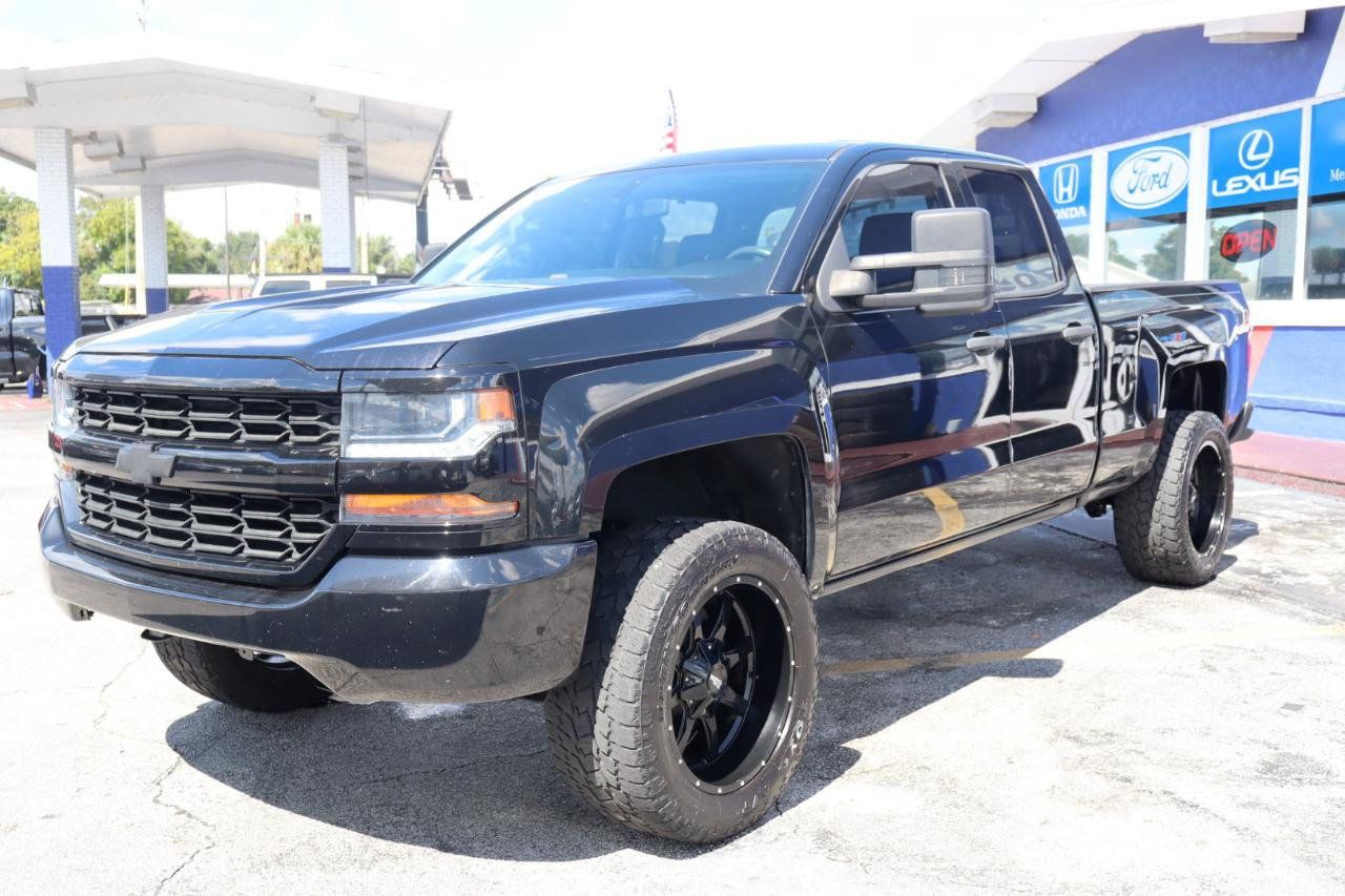 Used 2017 Chevrolet Silverado 1500 Custom w/ Custom Convenience Package RWD image 8