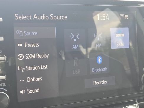 Used 2021 Toyota Sienna XLE FWD image 6