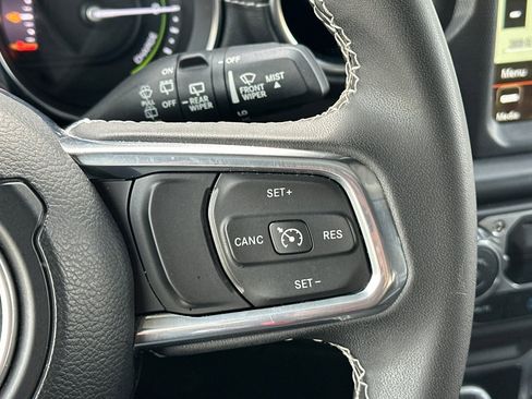 Used 2023 Jeep Wrangler Unlimited Sahara image 29