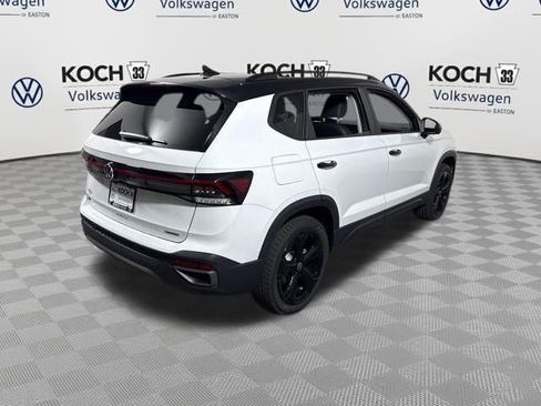 New 2026 Volkswagen Taos SE AWD/4WD image 8