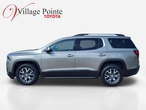 Used 2023 GMC Acadia SLT w/ Technology Package AWD/4WD image 2