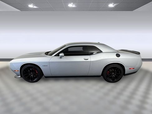 Used 2022 Dodge Challenger R/T w/ Blacktop Package RWD image 2