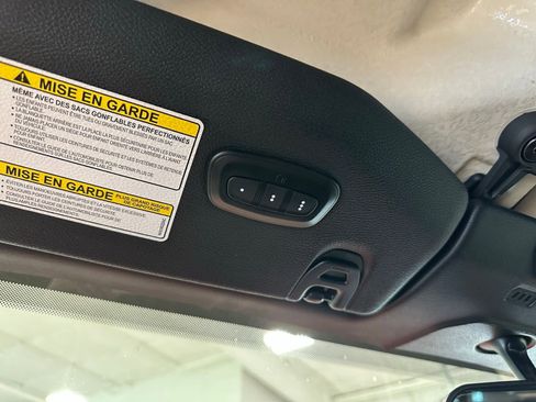 Used 2021 Jeep Gladiator Willys image 26