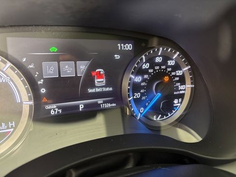 Used 2023 Toyota Highlander XLE image 23