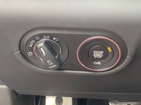 Used 2019 Maserati Levante GTS image 36