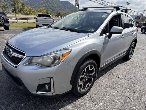 Used 2016 Subaru Crosstrek 2.0i Premium w/ Moonroof Package image 10
