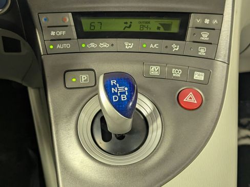 Used 2015 Toyota Prius Two FWD image 20