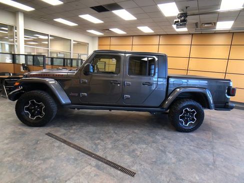Used 2023 Jeep Gladiator Rubicon w/ Cold Weather Group AWD/4WD image 4
