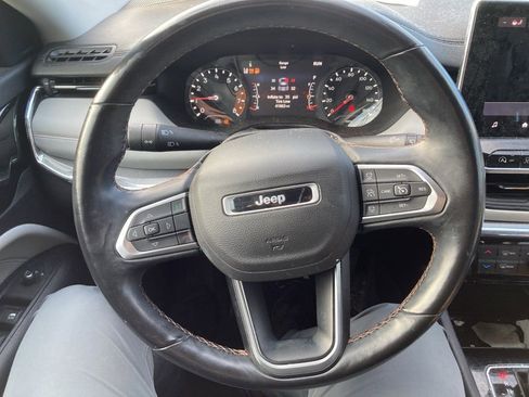 Used 2022 Jeep Compass Limited image 9