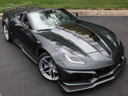 Used 2019 Chevrolet Corvette ZR1 RWD image 15