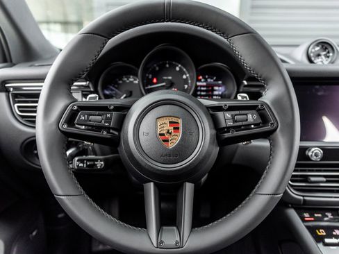 Certified 2026 Porsche Macan AWD/4WD image 24