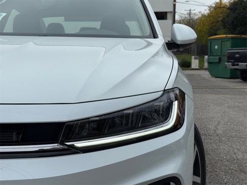 New 2026 Volkswagen Jetta SE image 3