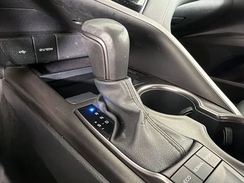 Used 2023 Toyota Camry SE image 30