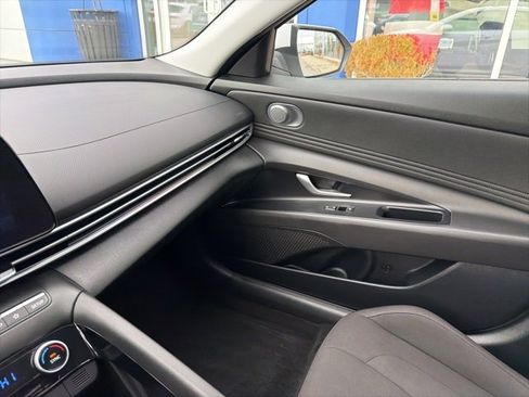 Certified 2024 Hyundai Elantra SEL w/ Convenience Package image 28