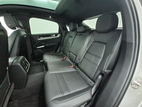 Used 2026 Porsche Cayenne E-Hybrid Coupe AWD/4WD image 22