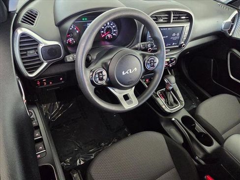 Used 2022 Kia Soul LX w/ Technology Package image 10