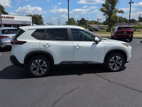 Used 2023 Nissan Rogue SV w/ SV Premium B Package FWD image 8