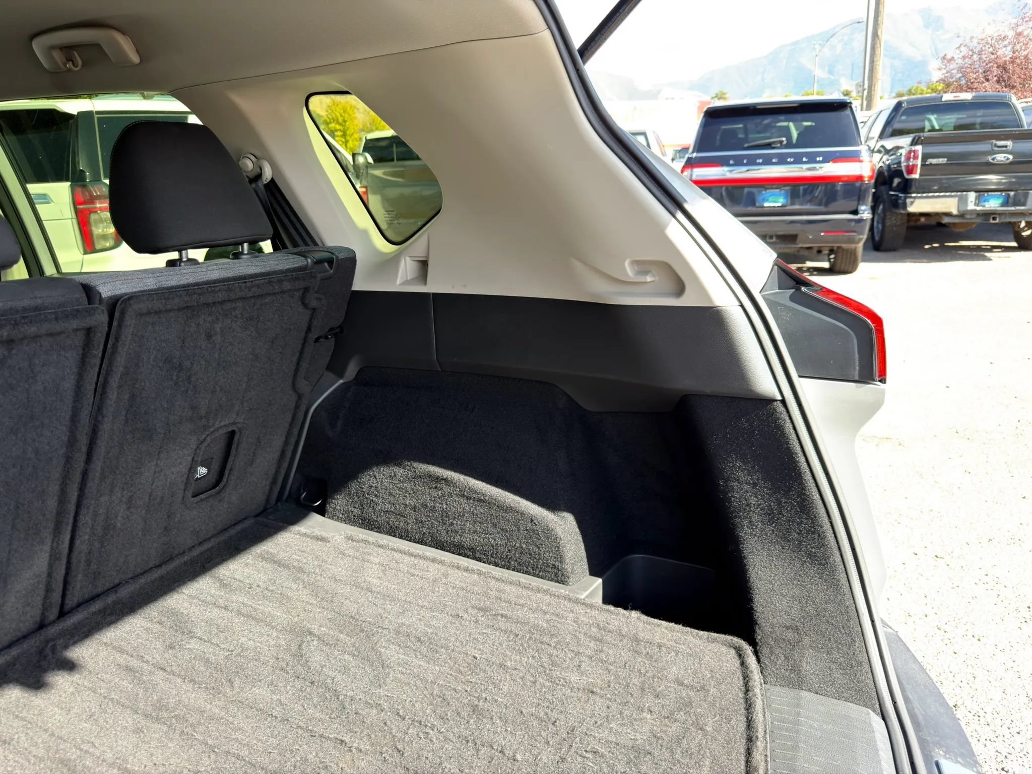 Used 2023 Nissan Rogue SV AWD/4WD image 19