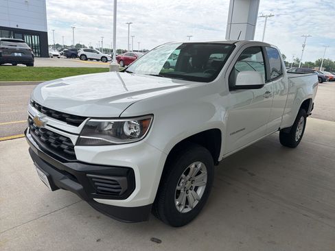 Used 2022 Chevrolet Colorado LT RWD image 1