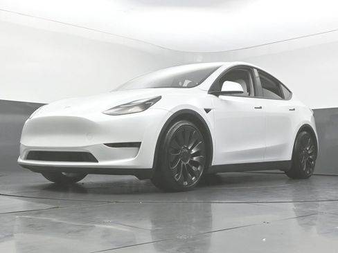 Used 2023 Tesla Model Y Performance AWD/4WD image 48