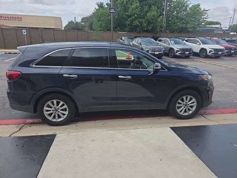 Used 2020 Kia Sorento LX FWD image 7
