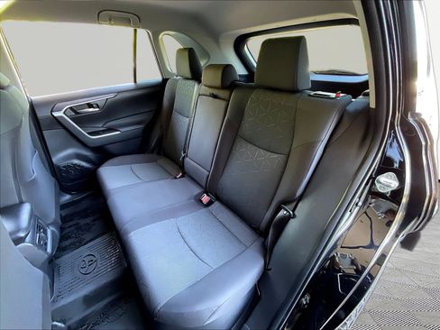 Used 2023 Toyota RAV4 AWD Hybrid image 22