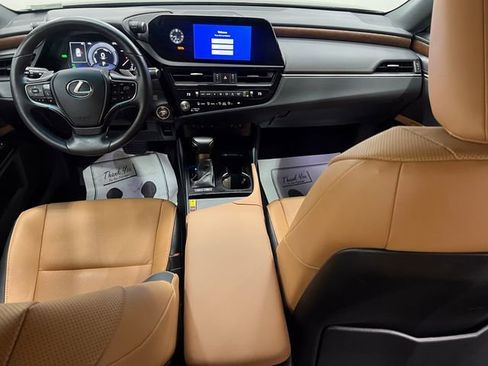 Certified 2025 Lexus ES 300h w/ Premium Package FWD image 14