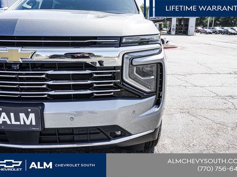 New 2026 Chevrolet Suburban Premier RWD image 16