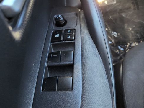 Used 2020 Toyota Corolla LE FWD image 21