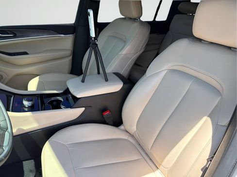 Used 2023 Jeep Grand Cherokee L Limited RWD image 19