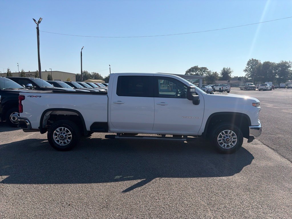 Used 2025 Chevrolet Silverado 2500 LT w/ Convenience Package AWD/4WD image 7