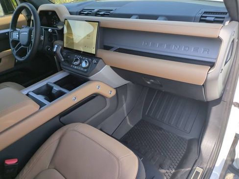 New 2026 Land Rover Defender 110 V8 AWD/4WD image 19