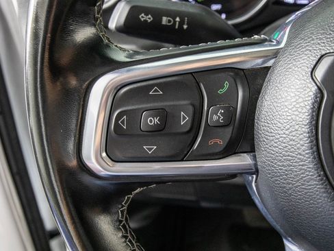 Used 2022 Jeep Wrangler Unlimited Sahara image 21