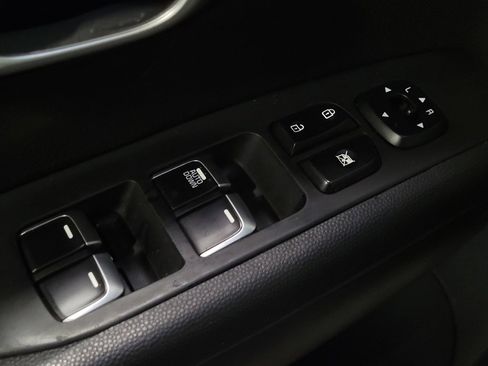 Used 2019 Kia Soul image 27