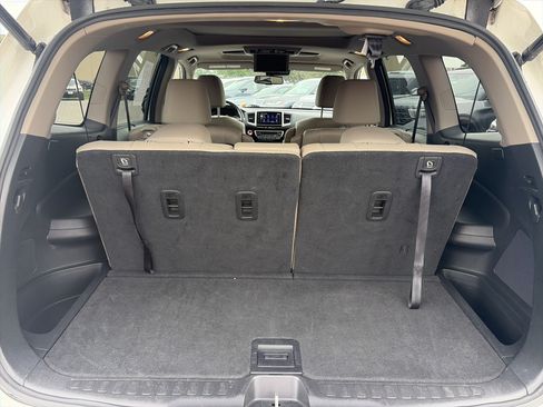 Used 2017 Honda Pilot Elite image 12