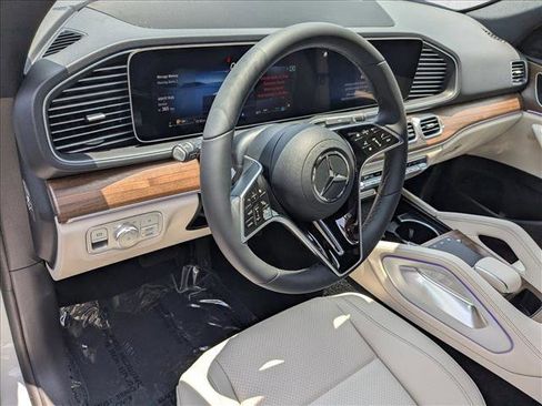 Certified 2025 Mercedes-Benz GLE 450 4MATIC image 3