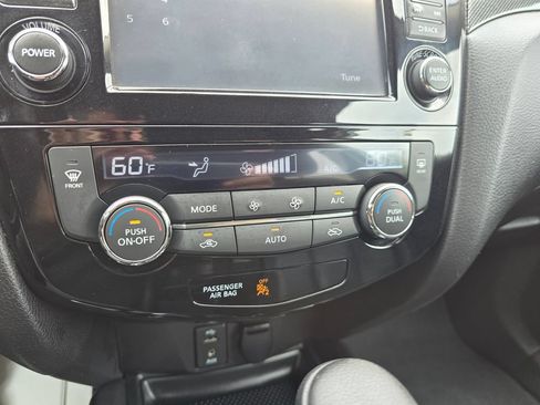 Used 2015 Nissan Rogue SL w/ SL Premium Package AWD/4WD image 21