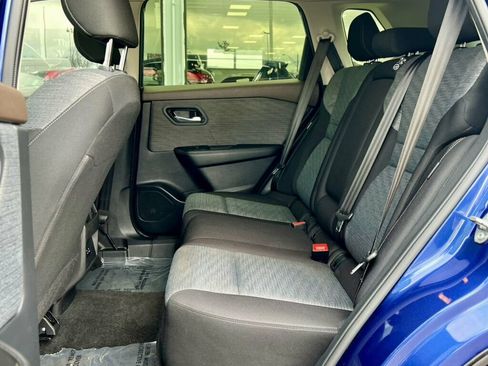 Used 2023 Nissan Rogue SV AWD/4WD image 16
