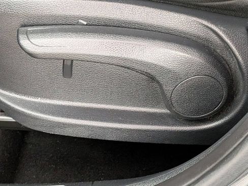 Used 2023 Kia Soul LX w/ Option Group 015 FWD image 13