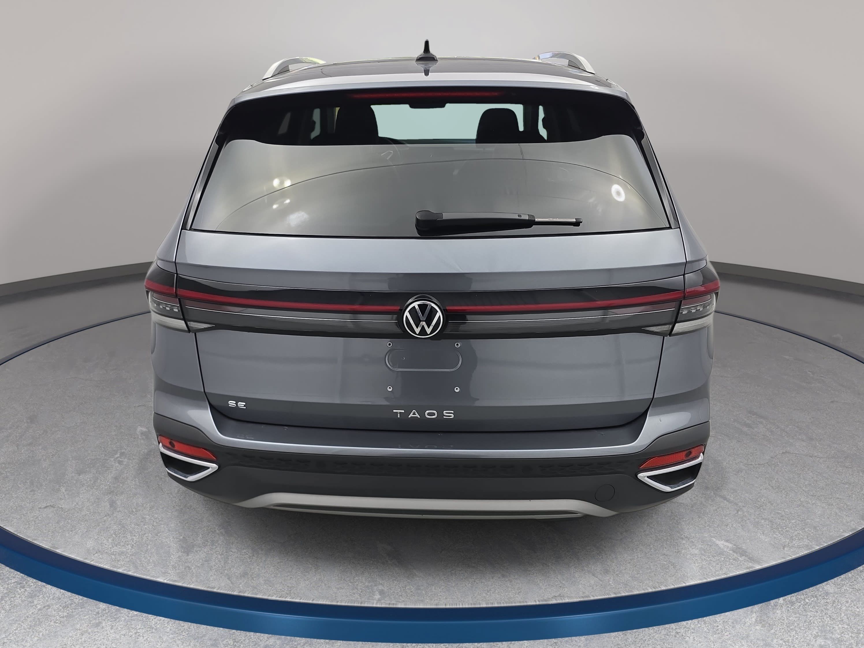 Used 2025 Volkswagen Taos SE FWD image 6
