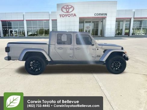 Used 2022 Jeep Gladiator Overland image 6