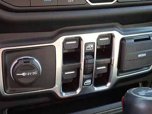 Used 2022 Jeep Wrangler Unlimited Sahara w/ Cold Weather Group image 26