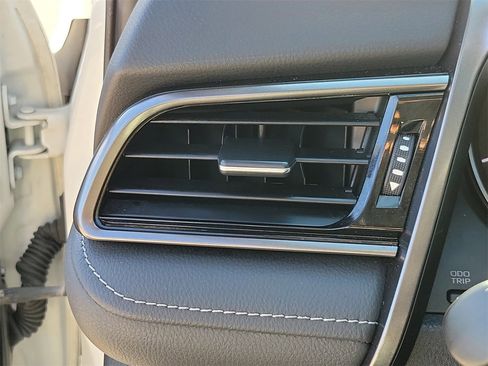 Used 2023 Toyota Camry SE image 30