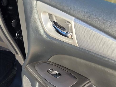 Used 2019 Nissan Pathfinder SL image 12