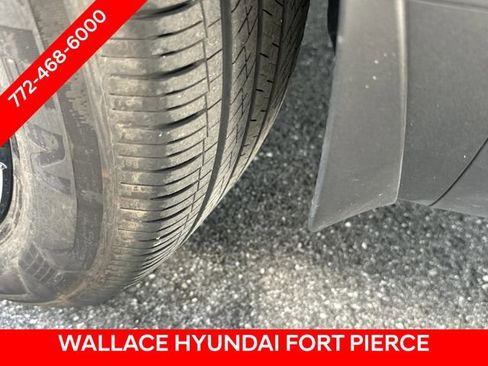 Used 2025 Hyundai Santa Fe SE FWD image 12