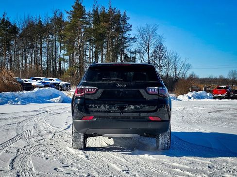 New 2026 Jeep Compass Latitude AWD/4WD image 4