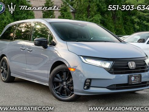 Used 2023 Honda Odyssey Sport image 1