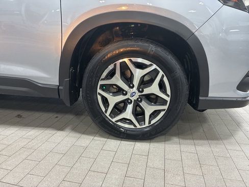 Used 2022 Subaru Forester Premium image 16