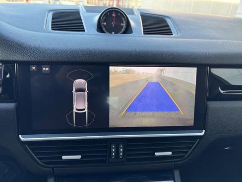 Used 2020 Porsche Cayenne S image 14