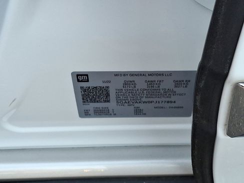 Certified 2023 Buick Enclave Essence image 27